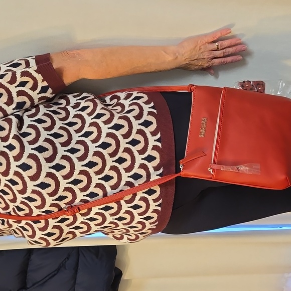 Kenneth Cole Reaction NWT Crossbody, Red - Picture 9 of 9